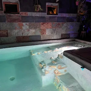 Insolite Bois Cailloux Avec Chalet